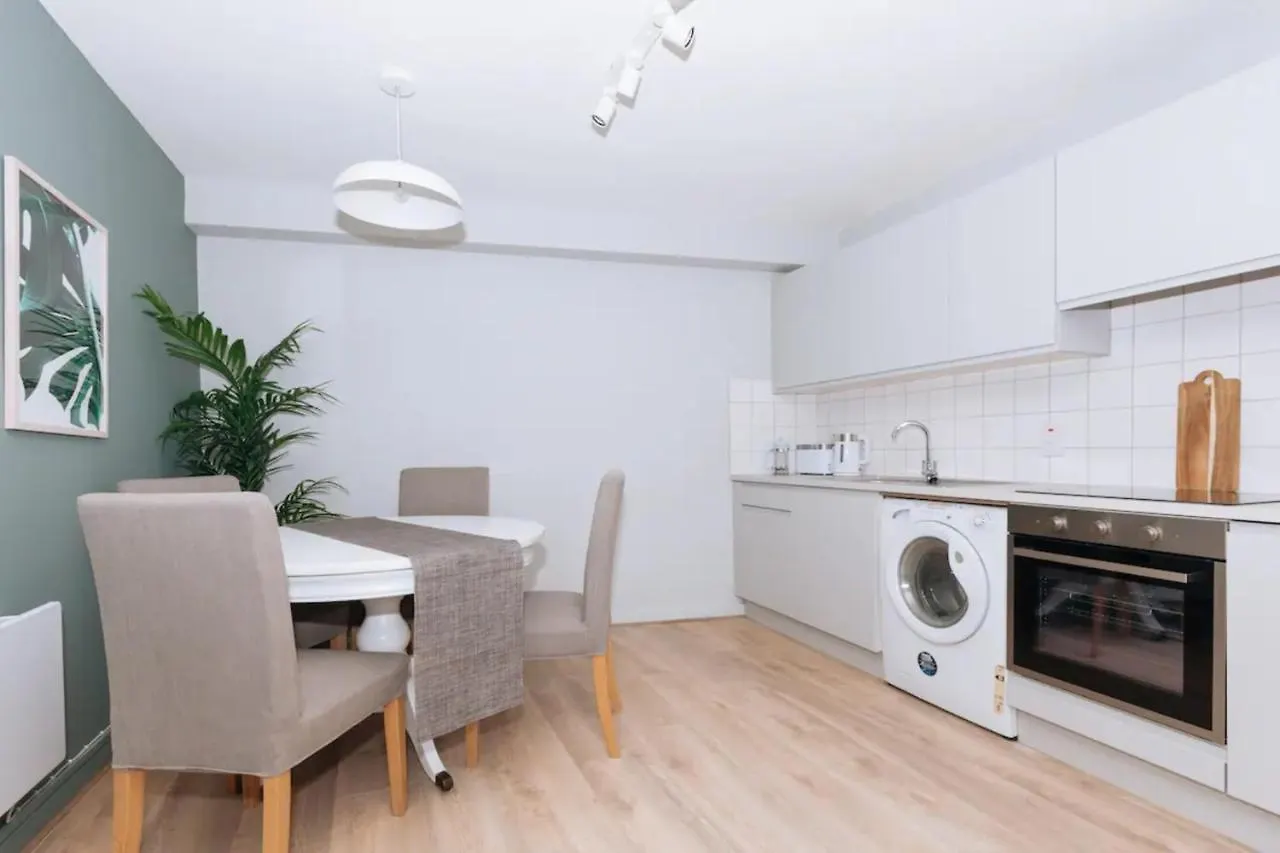 Relaxing 1Bd Flat With A Roof Terrace - Portobello Apartment Dublin 0*,  Ireland